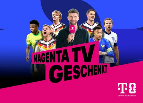 Fußballspieler vor dem Schriftzug "Magenta TV Geschenkt"
