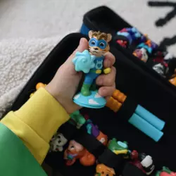 Edurino Lernfigur Edurino Hero Leo - Freundschaft und Soziales Bunt